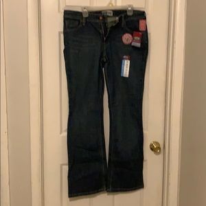 Levis Signature low ride boot cut jeans